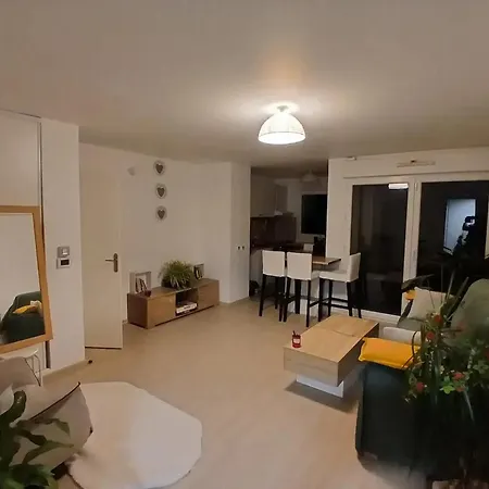 Cosy A Avec Terrasse Et Jardin *