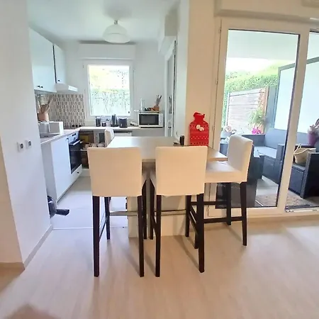 Cosy A Avec Terrasse Et Jardin Кан