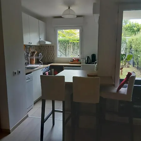 Cosy A Avec Terrasse Et Jardin Апартаменты