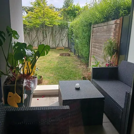 Διαμέρισμα Cosy A Avec Terrasse Et Jardin *