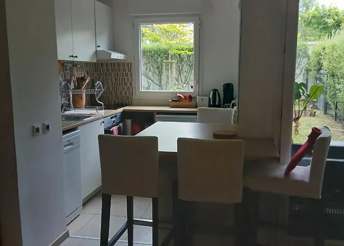 Cosy A Avec Terrasse Et Jardin Lägenhet