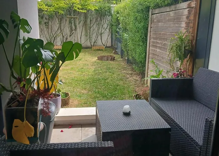 Lägenhet Cosy A Avec Terrasse Et Jardin *